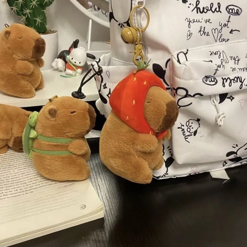 Capybara plush anti-loss keychain charm, internet-famous capybara cute and quirky charm, adorable bag decoration claw machine doll