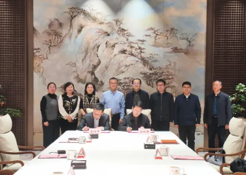 Wang Ting, Director and Senior Vice President of GuoLian Co., Ltd., Leads Delegation to Visit Xuancheng State-owned Assets Operation Group and Signs Strategic Cooperation Agreement