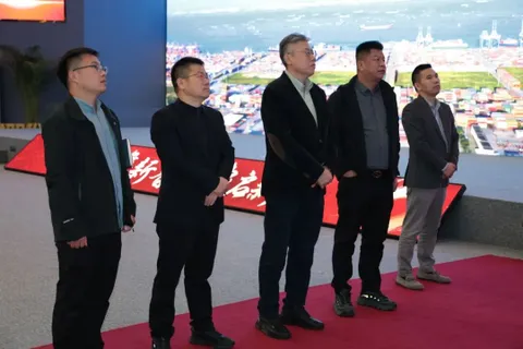 中国林产工业协会会长周洪生一行参观了IBI。